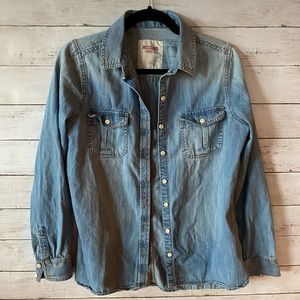 Mossimo long sleeve shirt.  Size Large